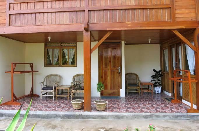 Bitung Two Fish Resort Lembeh מראה חיצוני תמונה