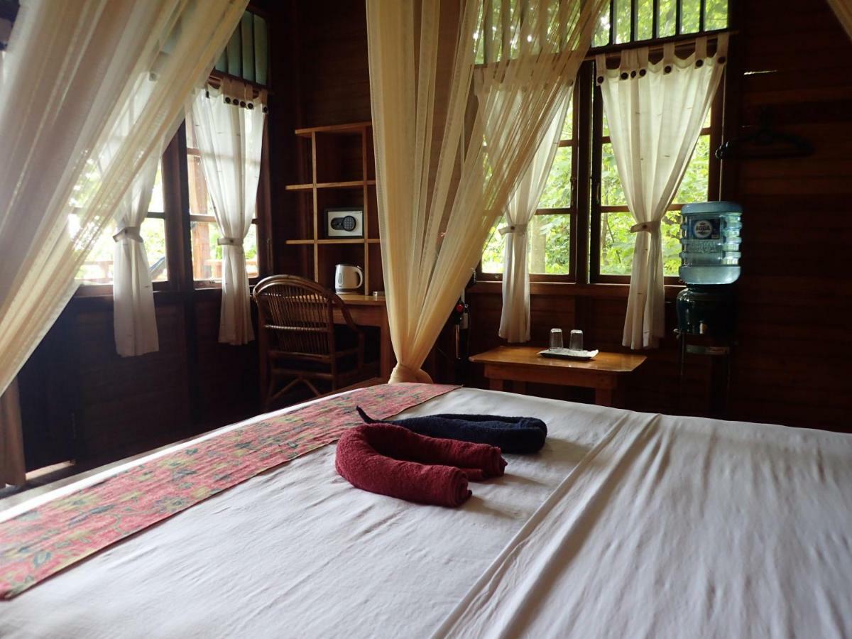 Bitung Two Fish Resort Lembeh מראה חיצוני תמונה