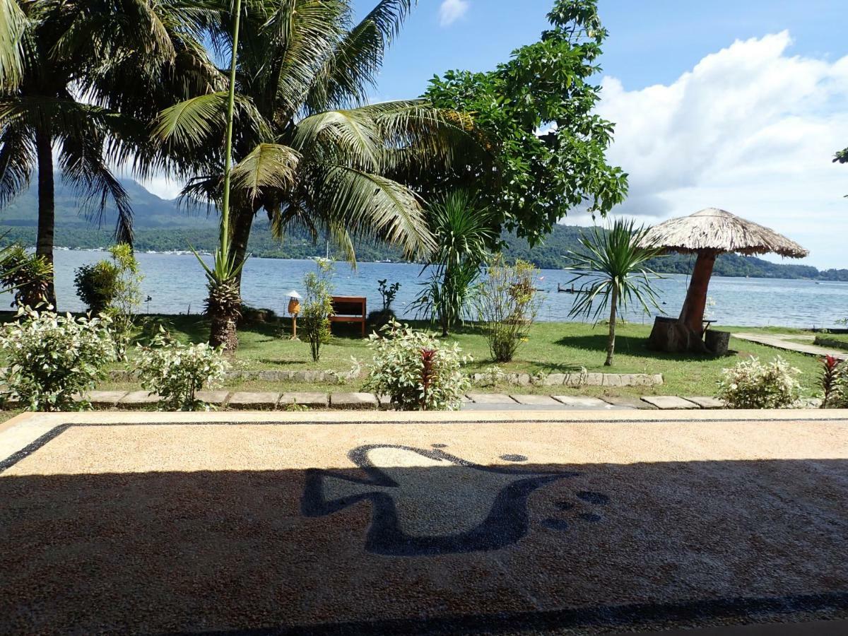 Bitung Two Fish Resort Lembeh מראה חיצוני תמונה