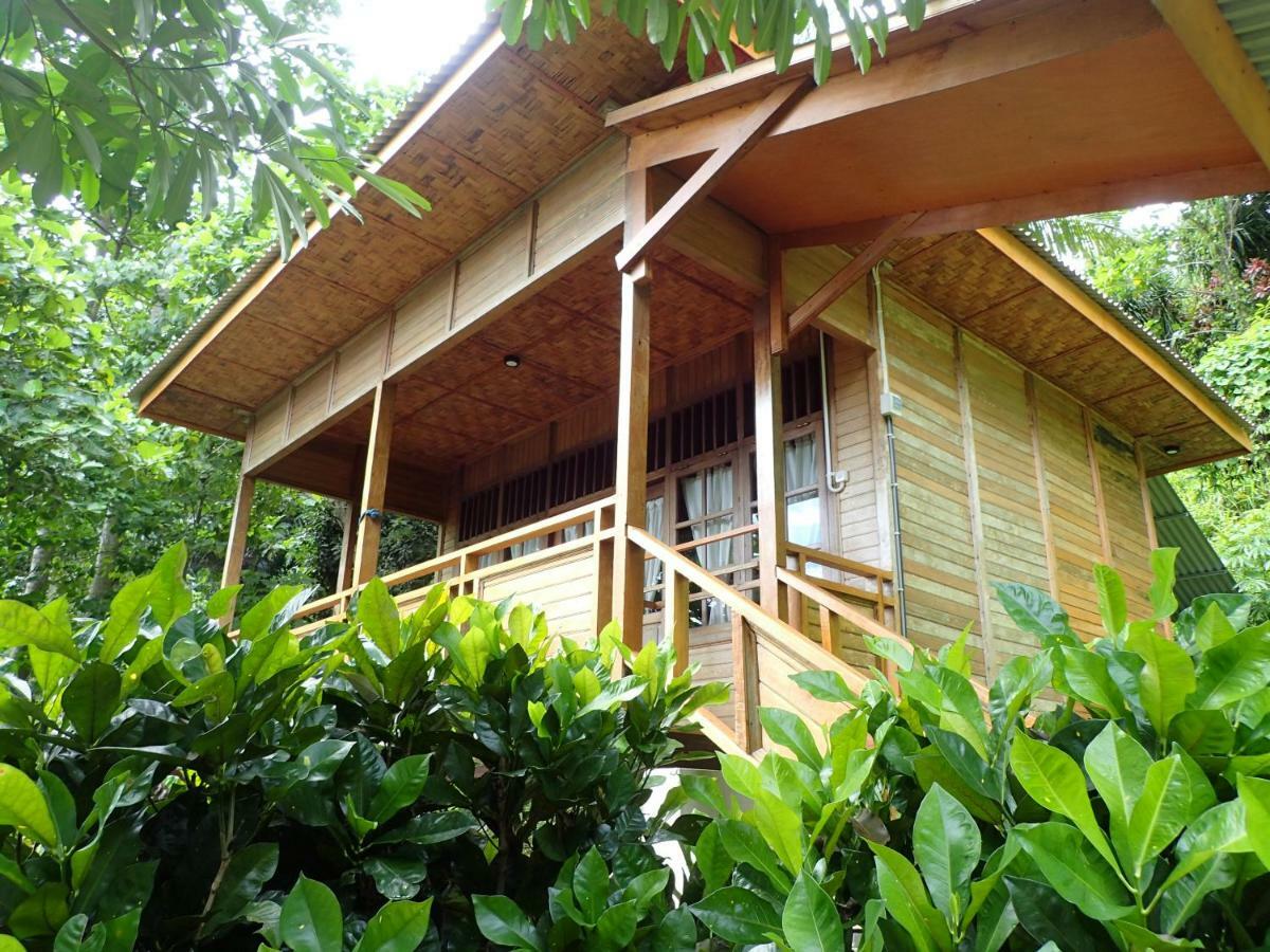 Bitung Two Fish Resort Lembeh מראה חיצוני תמונה
